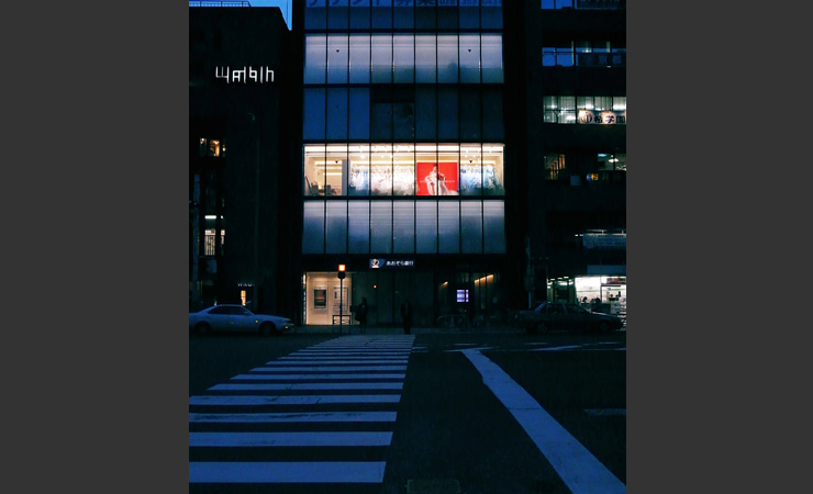 四条通りから眺める サンカクスケール