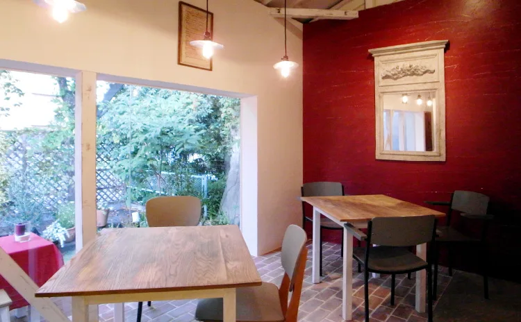 カフェとねりこ